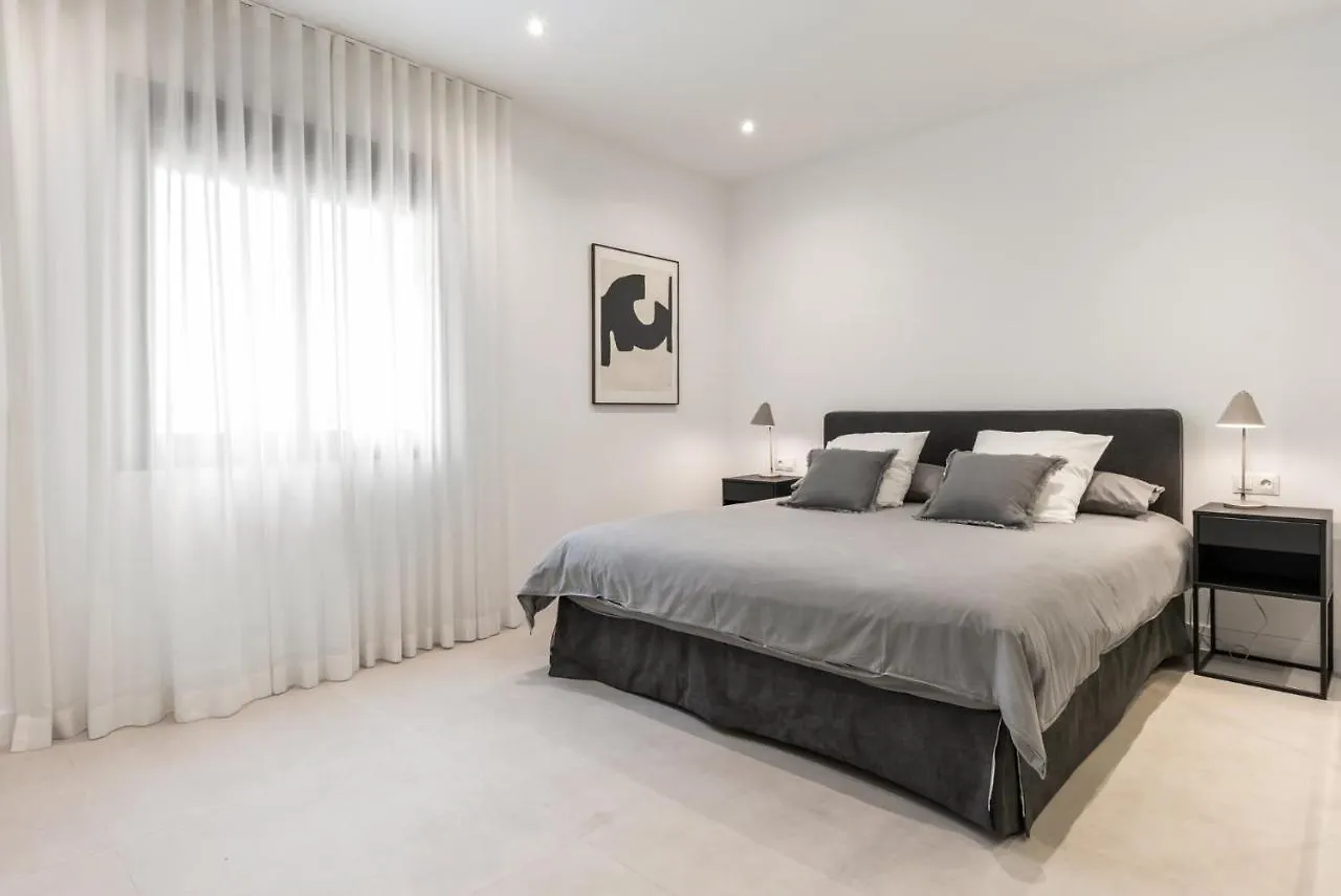 Large Apartment In Playas Del Duque Marbella