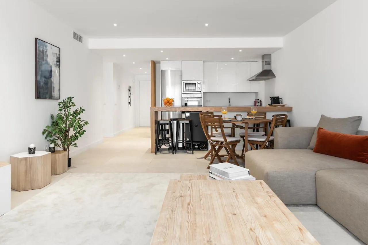 Large Apartment In Playas Del Duque Marbella