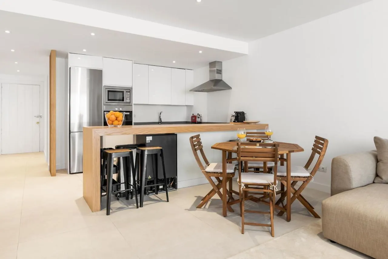 Large Apartment In Playas Del Duque Marbella Spanien