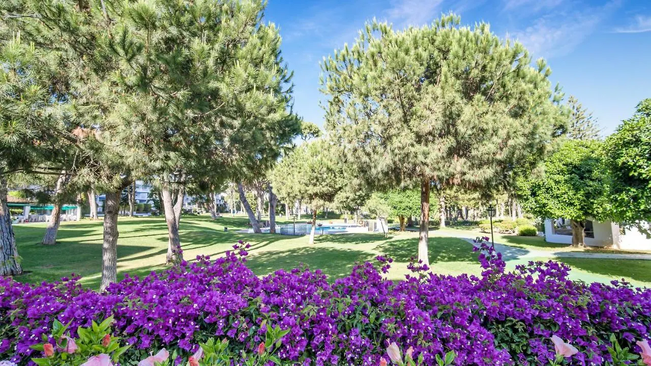 Large Apartment In Playas Del Duque Marbella