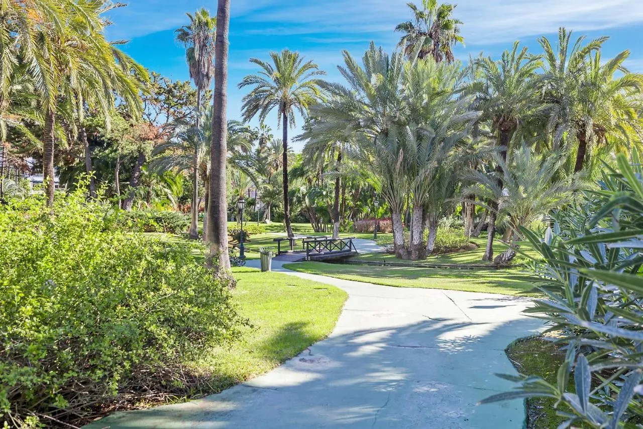 Large Apartment In Playas Del Duque Marbella