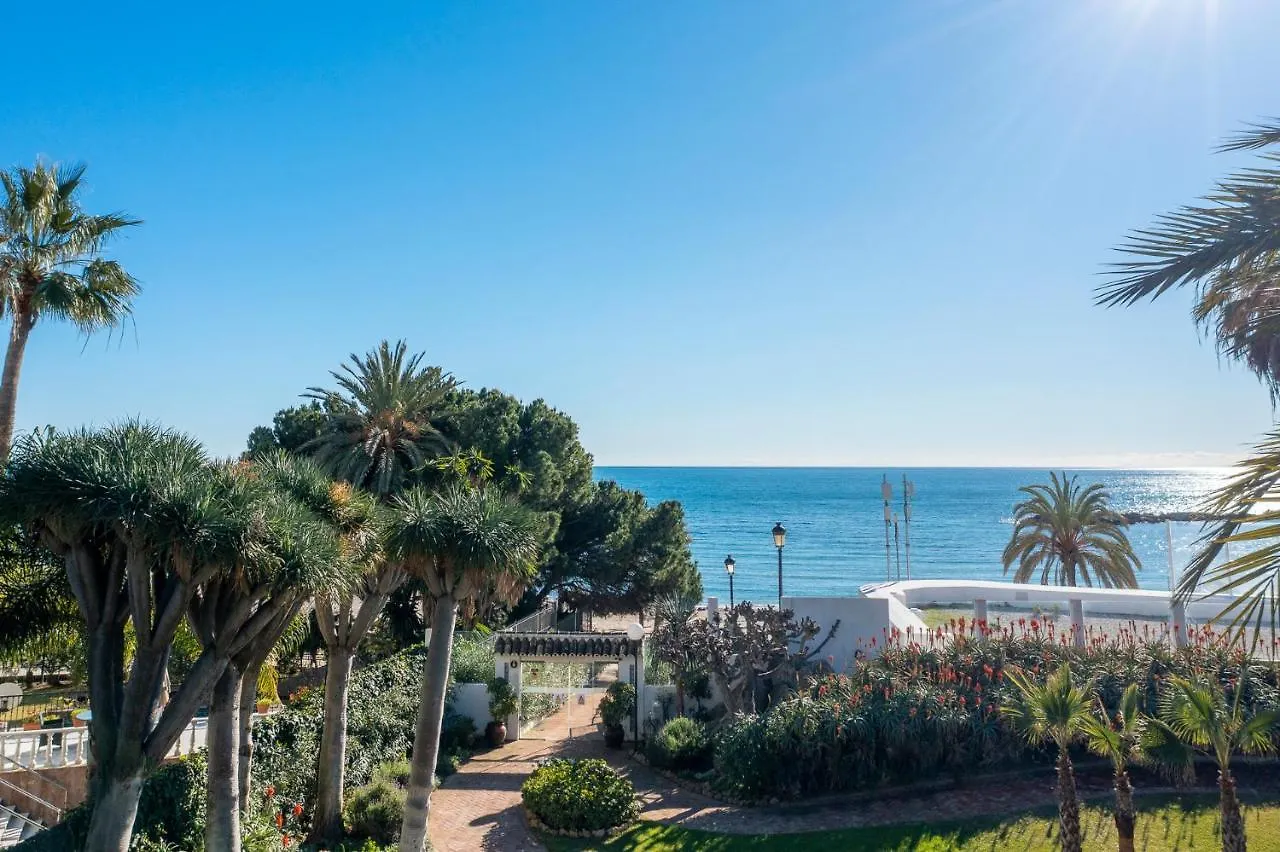 Large Apartment In Playas Del Duque Marbella